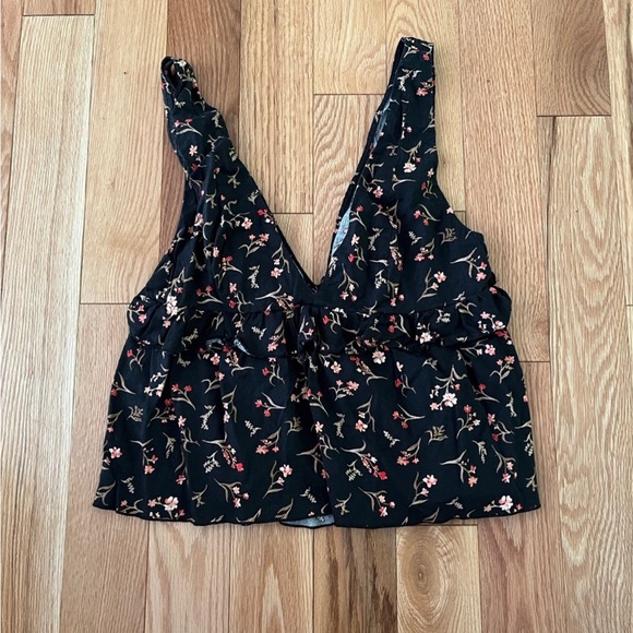 Urban Outfitters Black Floral Print Sleeveless Ruffled Top - Picture 4 of 7